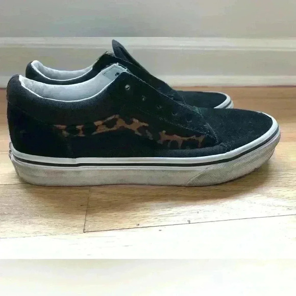 2/$20 Vans Old Skool black and cheetah print shoes size 3.5 - Picture 2 of 6